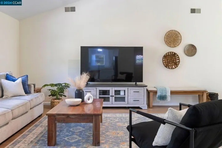 19321 Solano Ct, Sonoma, California 95476