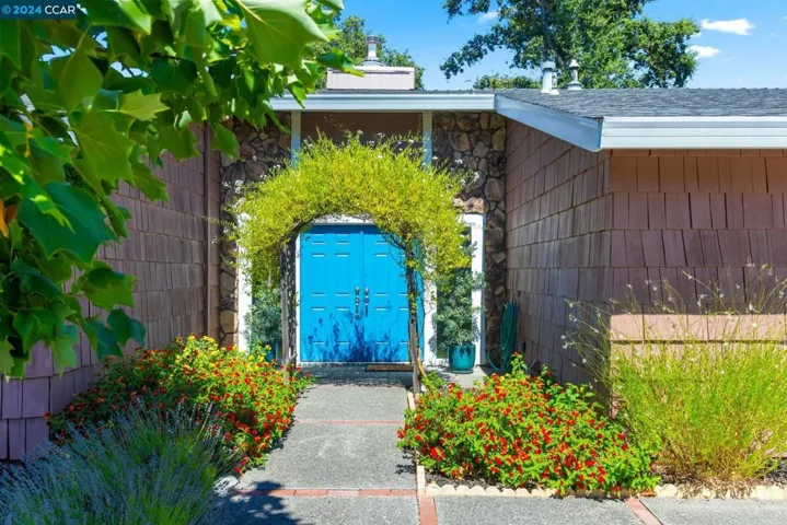 19321 Solano Ct, Sonoma, California 95476