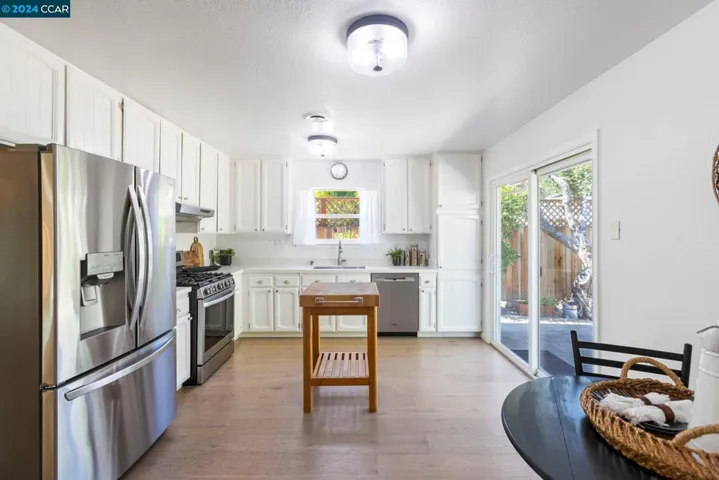 19321 Solano Ct, Sonoma, California 95476