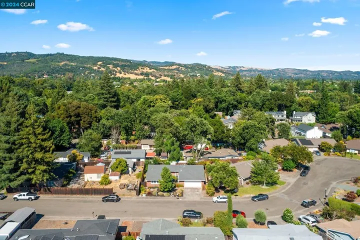 19321 Solano Ct, Sonoma, California 95476