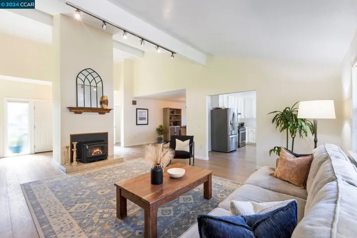 19321 Solano Ct, Sonoma, California 95476