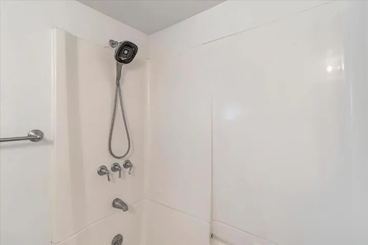 18 Monte Vista Road, Orinda, California 94563
