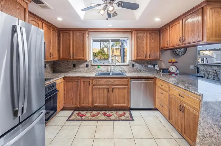 649 Moonlight Way, Ramona, California 92065
