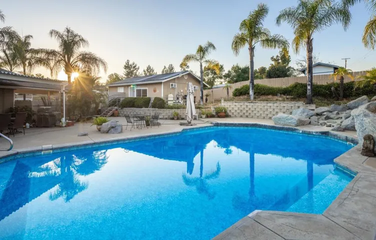 649 Moonlight Way, Ramona, California 92065