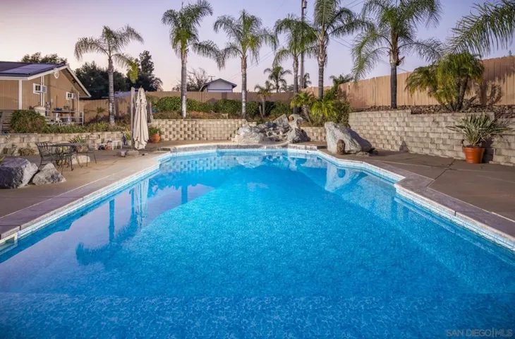 649 Moonlight Way, Ramona, California 92065
