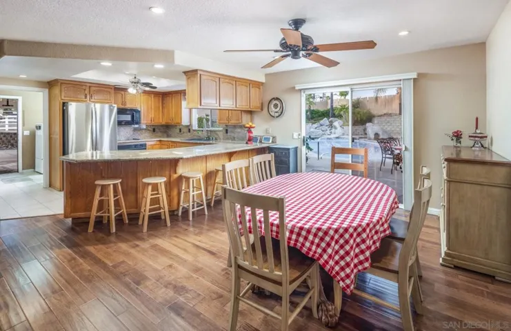 649 Moonlight Way, Ramona, California 92065