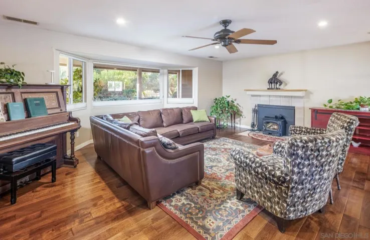 649 Moonlight Way, Ramona, California 92065