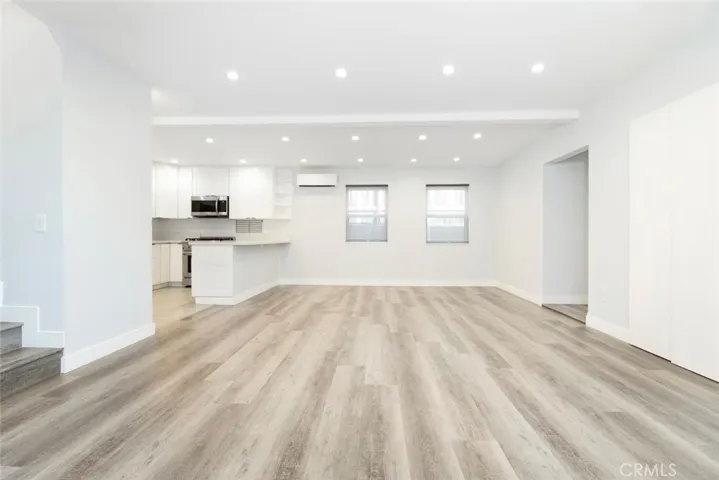 10621 Vanora Drive, Sunland, California 91040