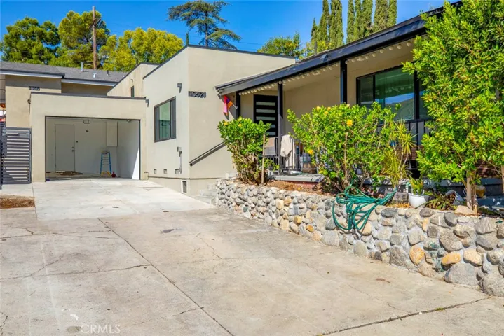 10621 Vanora Drive, Sunland, California 91040