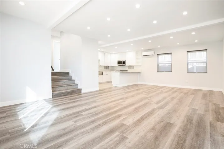 10621 Vanora Drive, Sunland, California 91040