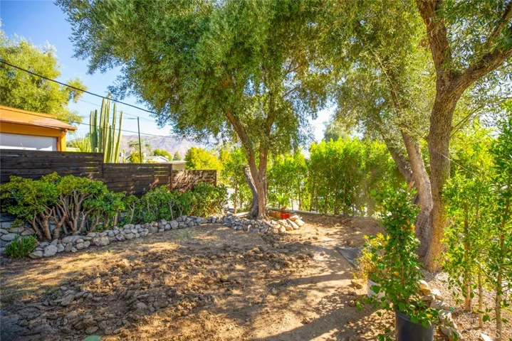 10621 Vanora Drive, Sunland, California 91040