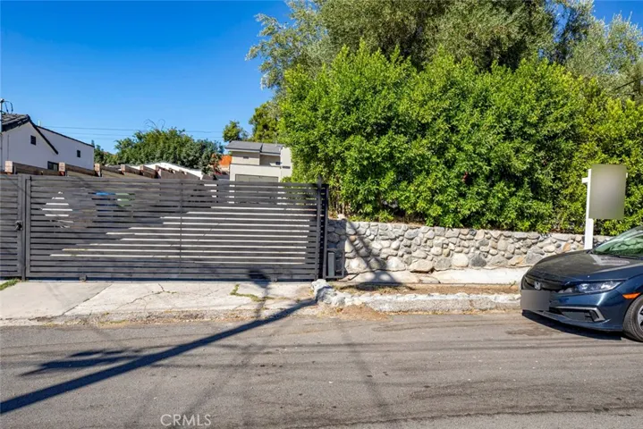 10621 Vanora Drive, Sunland, California 91040
