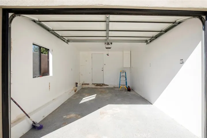 10621 Vanora Drive, Sunland, California 91040