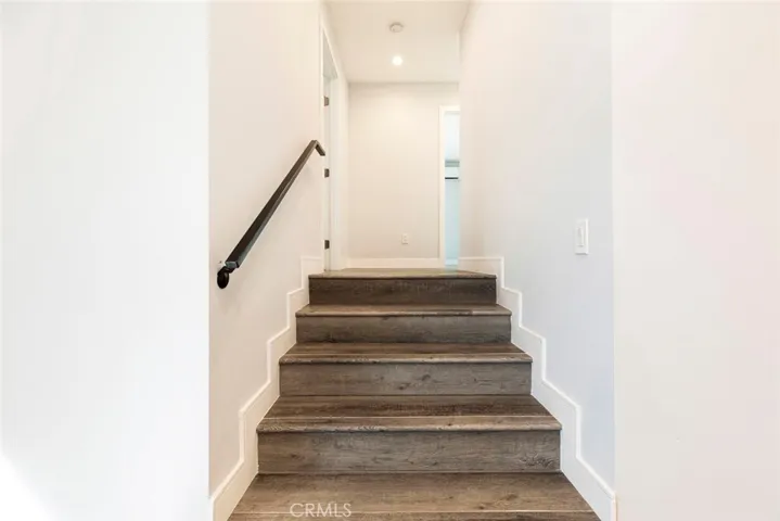 10621 Vanora Drive, Sunland, California 91040