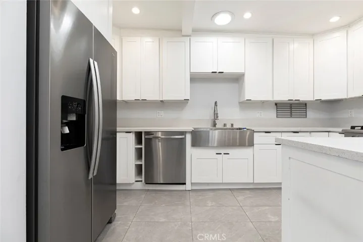 10621 Vanora Drive, Sunland, California 91040