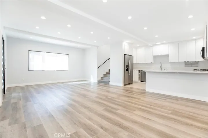 10621 Vanora Drive, Sunland, California 91040