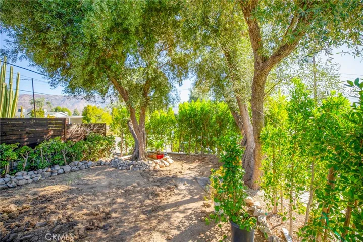 10621 Vanora Drive, Sunland, California 91040