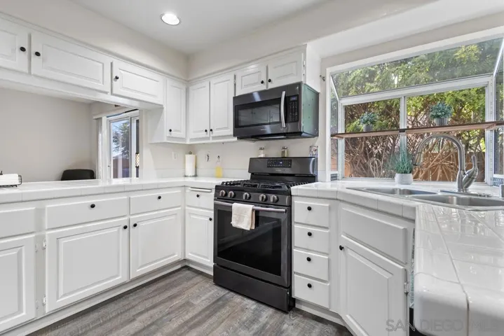 9802 Avenida Colino, Spring Valley, California 91977