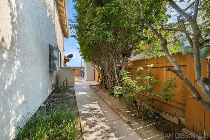 9802 Avenida Colino, Spring Valley, California 91977