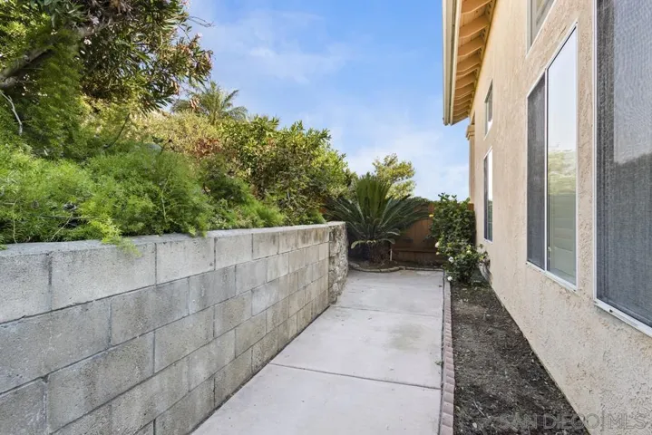 9802 Avenida Colino, Spring Valley, California 91977