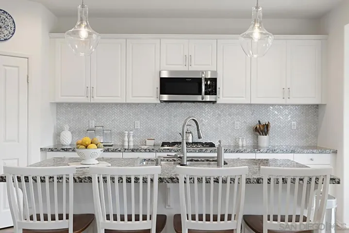 35610 Asturian Way, Fallbrook, California 92028