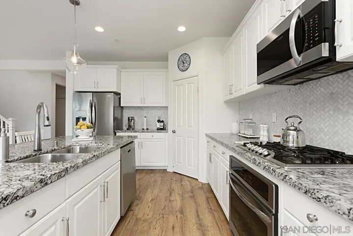 35610 Asturian Way, Fallbrook, California 92028