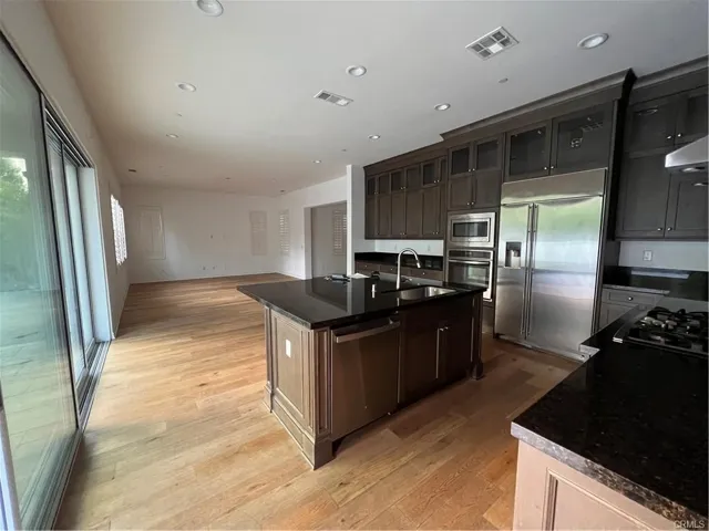 115 Thatch, Irvine, California 92618
