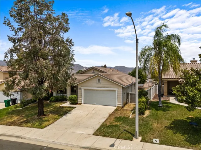 27450 Fallbrook Court, Corona, California 92883