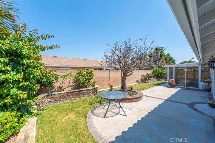 21322 Antigua Lane, Huntington Beach, California 92646