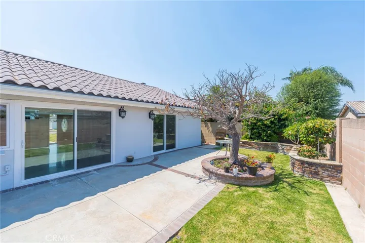 21322 Antigua Lane, Huntington Beach, California 92646