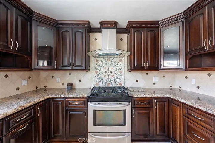 21322 Antigua Lane, Huntington Beach, California 92646