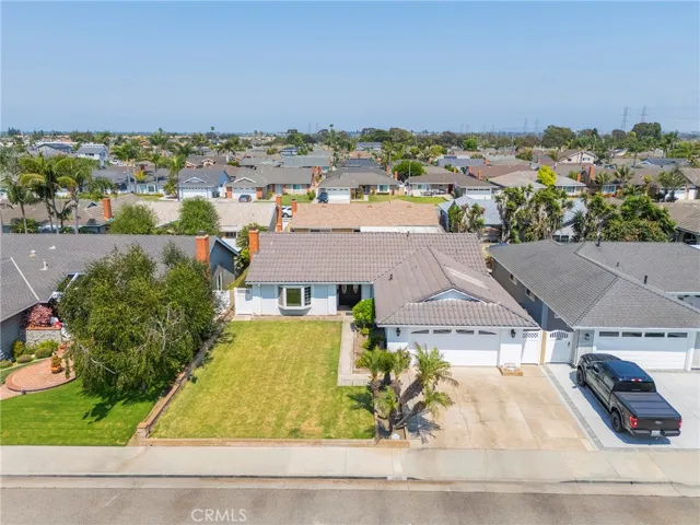 21322 Antigua Lane, Huntington Beach, California 92646