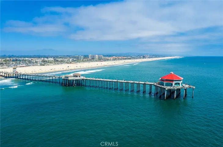 21322 Antigua Lane, Huntington Beach, California 92646