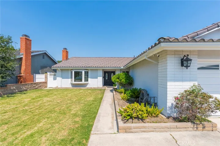 21322 Antigua Lane, Huntington Beach, California 92646