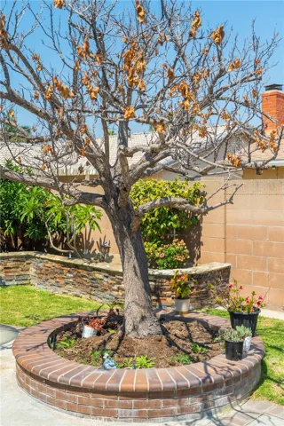 21322 Antigua Lane, Huntington Beach, California 92646