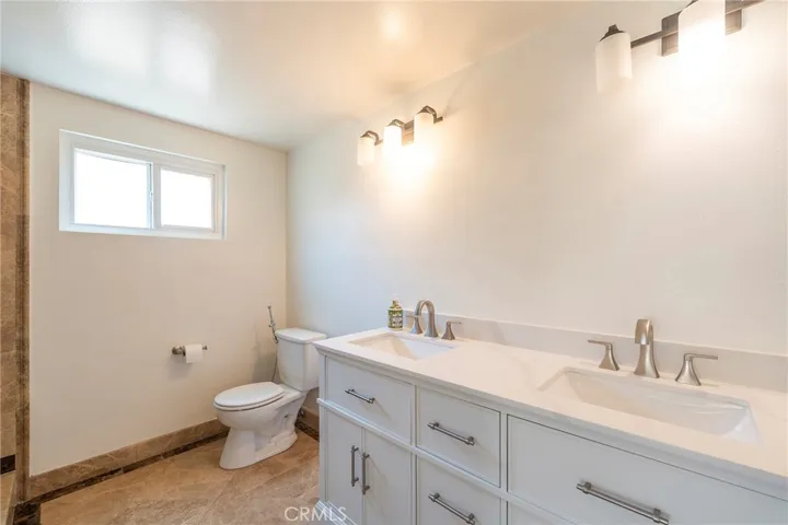 21322 Antigua Lane, Huntington Beach, California 92646