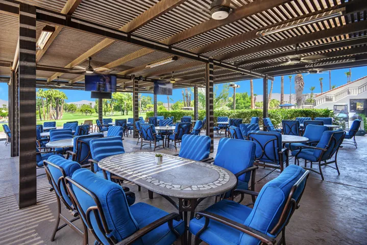 COMMUNITY OUTDOOR DINING.jpg mls