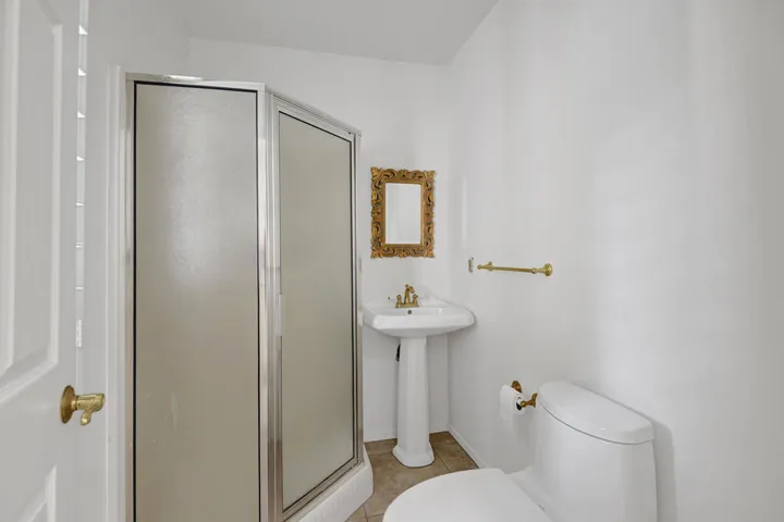 GUEST BATHROOM.jpg mls