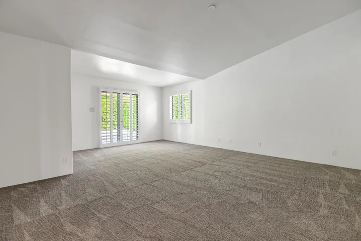 MAIN BEDROOM.jpg mls