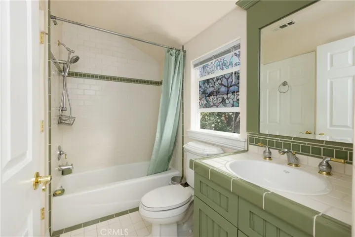 Jack & Jill Bath