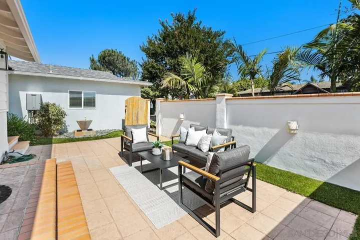 5990 Sagebrush, La Jolla, California 92037