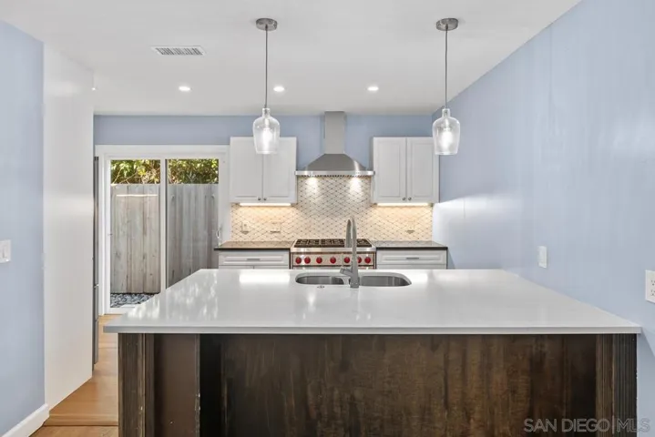 5990 Sagebrush, La Jolla, California 92037