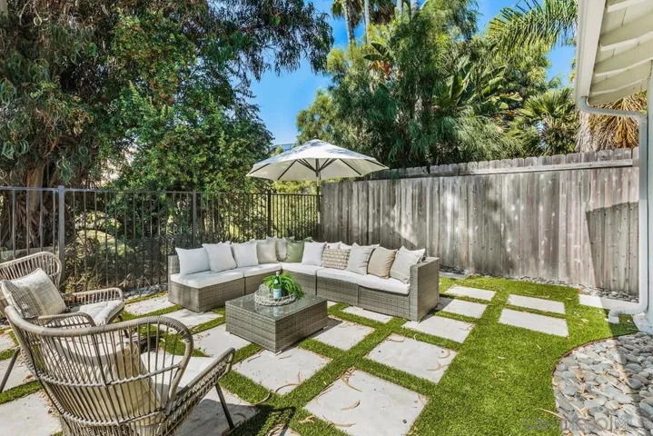5990 Sagebrush, La Jolla, California 92037