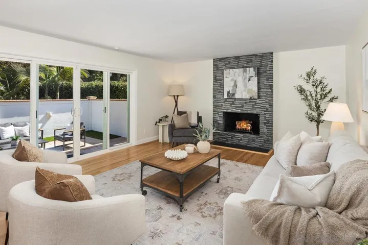 5990 Sagebrush, La Jolla, California 92037