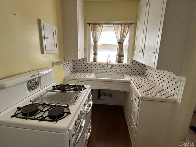 17805 Ludlow, Granada Hills, California 91344
