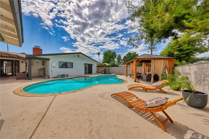609 Hibiscus Drive, Redlands, California 92373