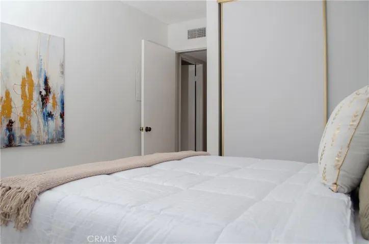 Guest Bedroom Spacious Wall Closet