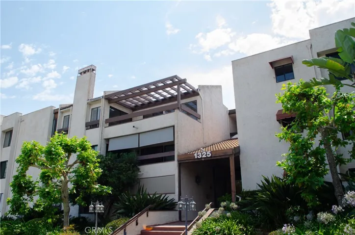 1325 Valley View Road 301, Glendale, California 91202
