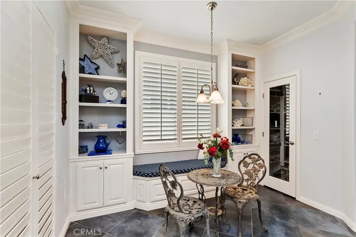 Kitchenette with Butlers Pantry - Glass in Door