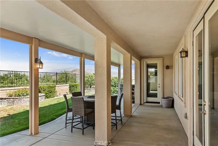 Large Patio with Extended Alumawood Patio Cover